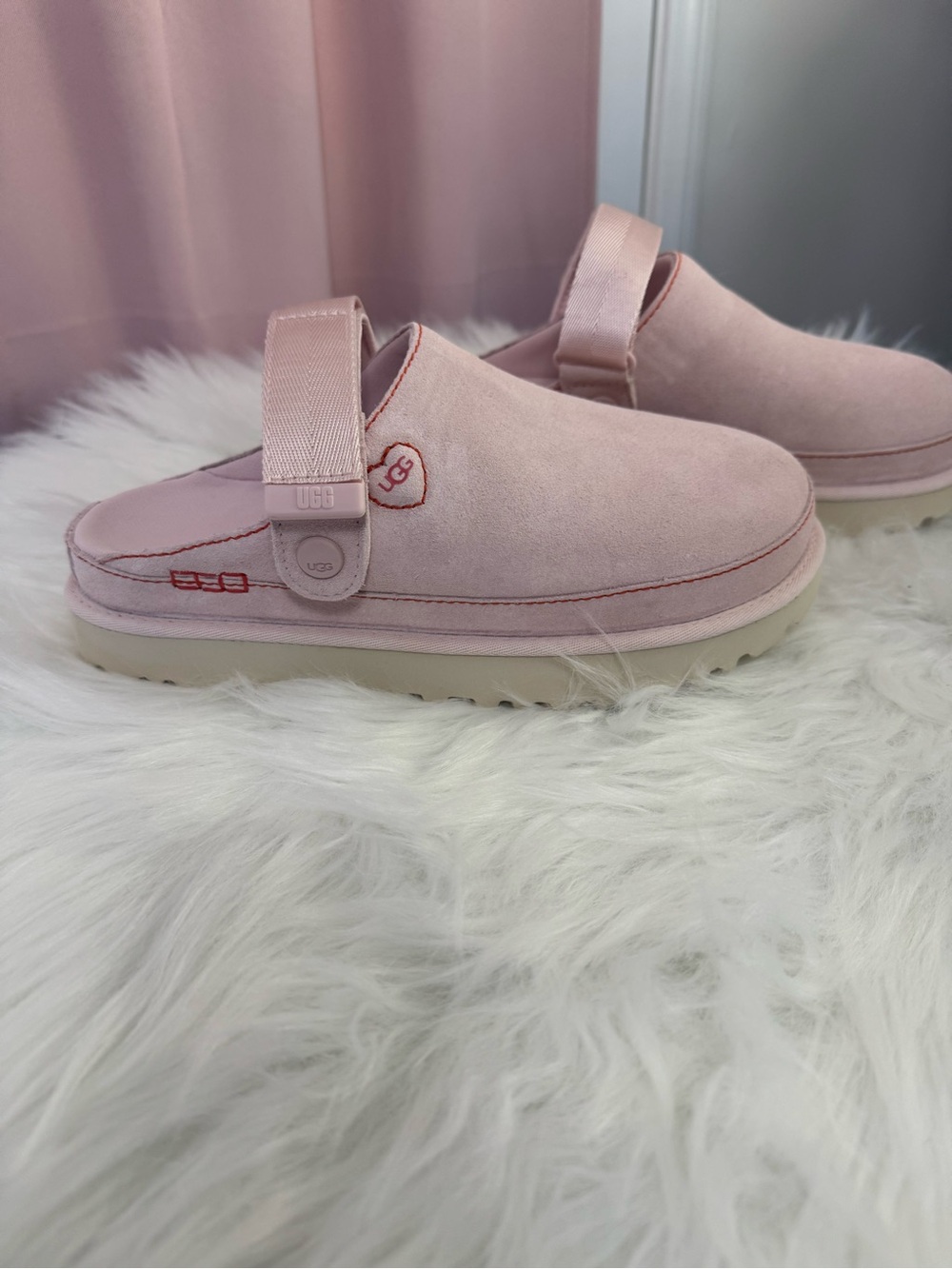 UGG Goldenstar Love Clog | Size 8 | New | Rare Find - Picture 4 of 8
